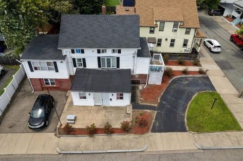 126 Moorefield St, Providence, RI 02909-4835