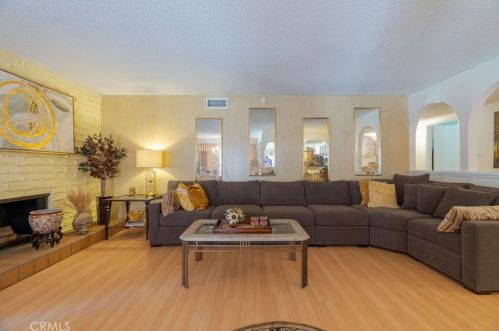 2593 Heywood St, Simi Valley, CA 93065-3749