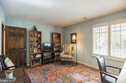 221 Elm Ave, Tavistock NJ 08033-2538 exterior