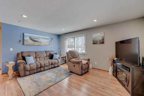 5983 Dellwood Ave, Saint Paul MN  55126-8451 exterior