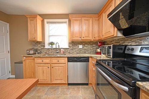 221 Harvest Ln, Cincinnati OH exterior