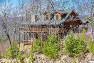 5130 Settlers View Ln, Pigeon Forge, TN 37862-6539