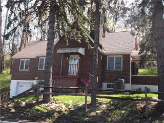 7045 Pleasant Valley Rd, North Huntingdon, PA 15642-8809