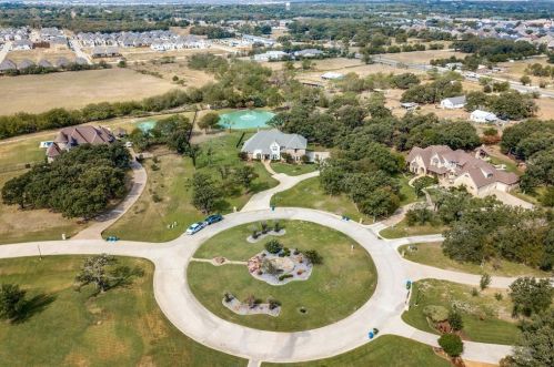 635 Mnr Dr, Argyle TX 76226-5920 exterior