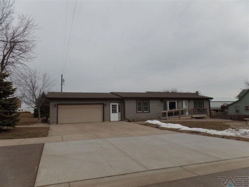 103 2nd Ave, Wellington, SD 57035-2151