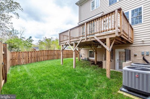 7892 Carbondale Way, Springfield VA  22153 exterior