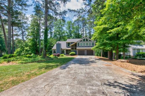 65 Lake Latimer Dr, Kennesaw, GA 30144-1577