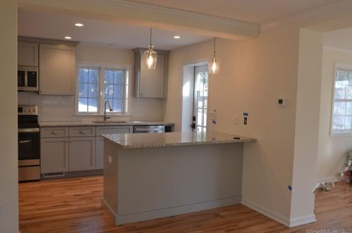 113 Portland Ave, Wilton CT  06897-4821 exterior