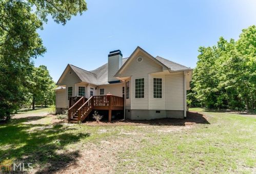 104 Knotty Ct, Forsyth, GA 31029-4259