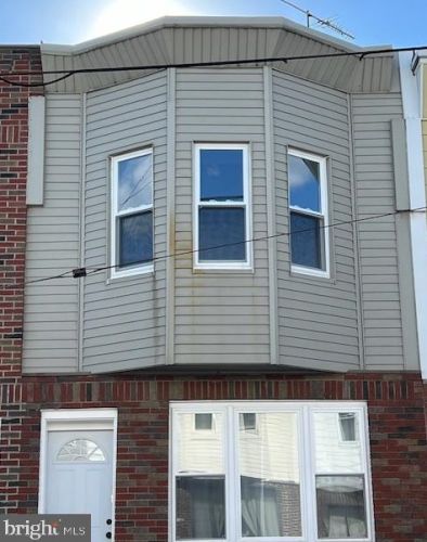 2612 12th St, Philadelphia, PA 19133-1101