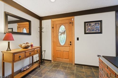 44 Colonial Ter, Springfield, NJ 07081-1920