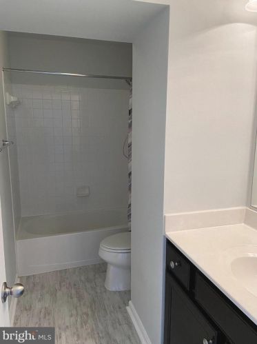 118 Un Rdg Dr, Charles Town WV 25414-4937 exterior