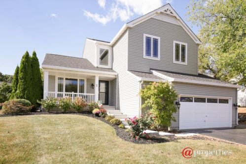 2 Falcon Ridge Ct, Barrington Hills, IL 60102