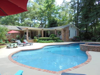 2418 Meadowbrook Dr, Valdosta, GA 31602-1207
