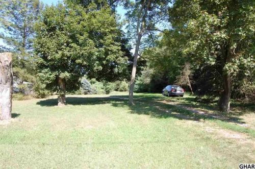 265 Longs Gap Rd, Carlisle PA  17013-1223 exterior