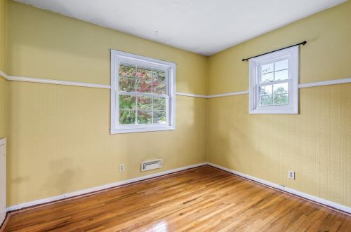 929 Duchess Ln, Saint Paul MN  55124 exterior