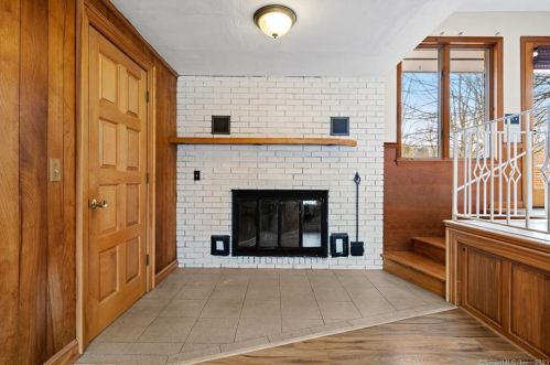 1510 Sullivan Ave, Wapping CT  06074-2711 exterior
