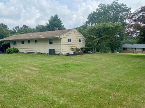 3 Ridgecrest Rd, Wallingford CT  06492-2021 exterior