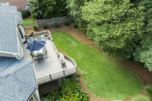 710 Lake Summit Dr, Atlanta GA  30342-1919 exterior