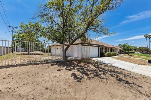 20101 Camino Del Sol, Riverside CA  92508-2423 exterior