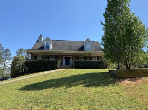 130 Oakbrook Ln, Porterdale, GA 30016-5940