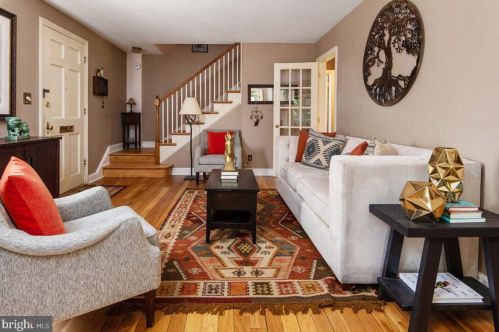 1517 Forest Glen Rd, Silver Spring MD 20910-1122 exterior