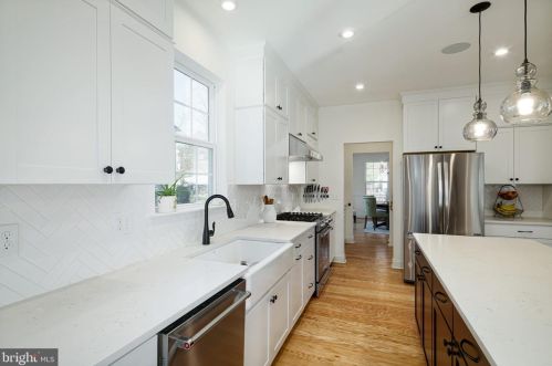 304 Lakeview Ave, Haddonfield NJ 08033-1609 exterior