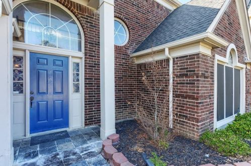 2103 Dover Dr, Carrollton TX  75006-2926 exterior