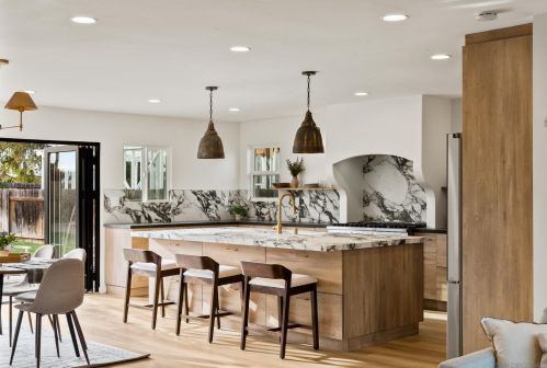 2860 Deerpark Dr, San Diego, CA 92110-1019