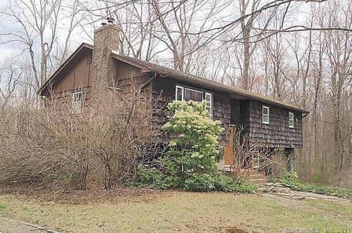 71 Hemlock Point Dr, Coventry, CT 06238-2300