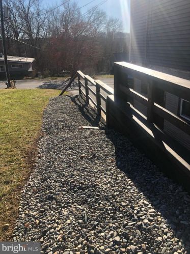 135 Scott Rd, York, PA 17403-9569