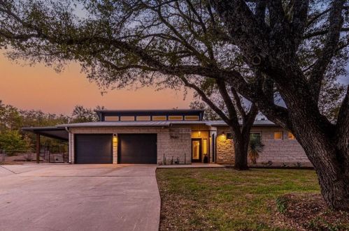 7100 Dunkirk Dr, Austin, TX 78736-1805