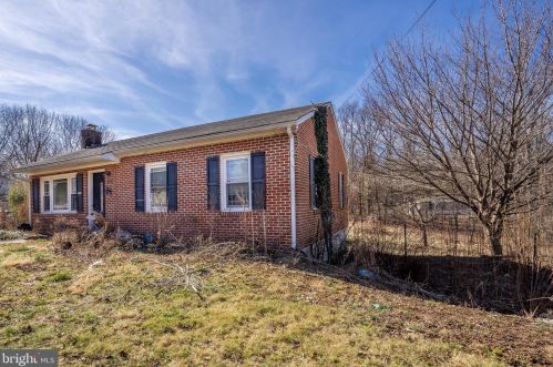 10250 Martinsburg Rd, Hedgesville, WV 25427-3378