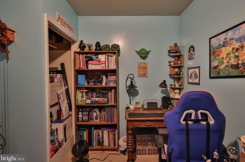 23 Central Ave, Bangor PA 18013-2221 exterior