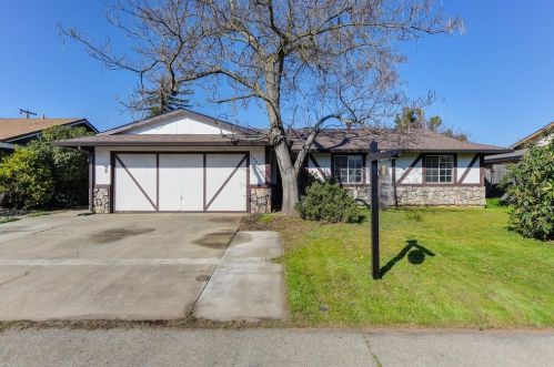 10809 Oakton Way, Rancho Cordova, CA 95670-2440