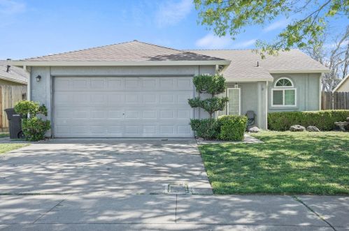516 Blue Canyon Dr, Modesto, CA 95354-2100