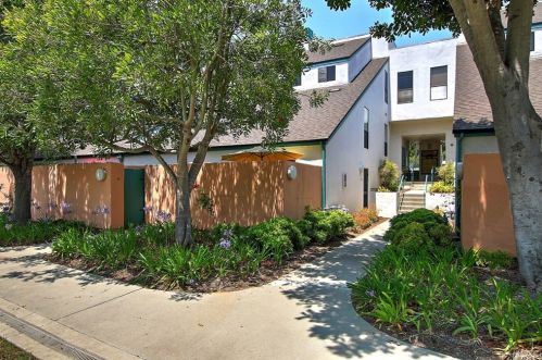 3566 Modoc Rd, Santa Barbara, CA 93105-4545