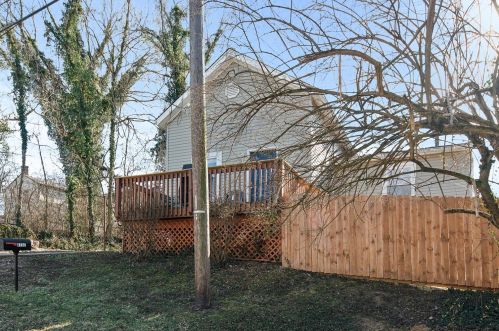 6137 Crestview Pl, Cincinnati, OH 45230-1201