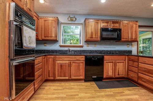 3890 Sundowner Ct, Conyers GA  30094-3870 exterior