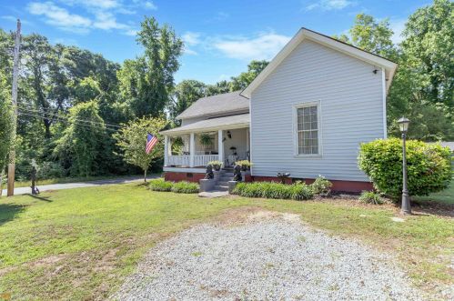 1 Freeman St, Newnan, GA 30263-2207