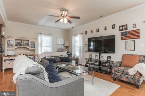 6318 Linden St, Shady Side MD  20764-2910 exterior