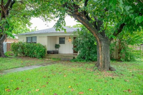 8806 Bruton Rd, Dallas, TX 75217-2004