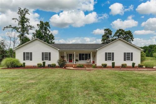 453 Vernon Rd, Reidsville, NC 27320-8440
