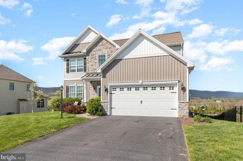 707 Appalachian Ave, Carlisle, PA 17013-9107