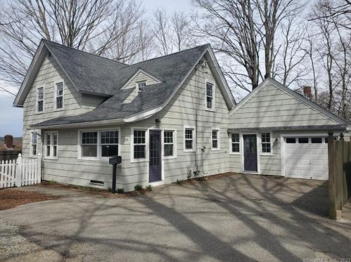16 Lyon St, Putnam, CT 06260-2018