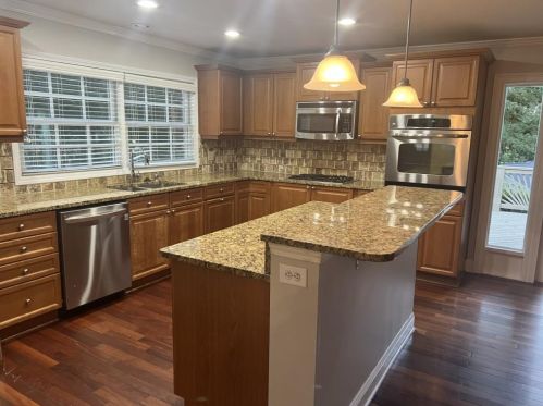5765 Chamblee Dunwoody Rd, Atlanta GA  30338-3703 exterior