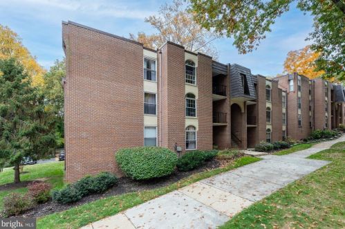 3326 Woodburn Village Dr, Annandale, VA 22003-1258