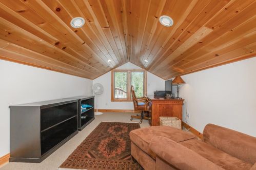 14005 Swiss Ln, Truckee CA  96161-7129 exterior