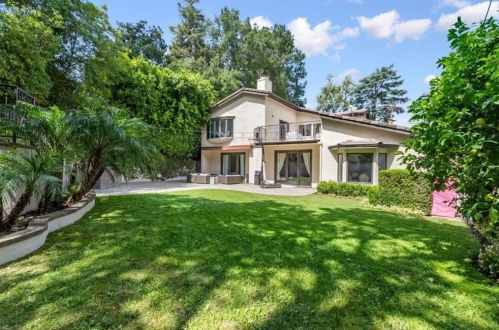 1566 Hillside Dr, Glendale CA  91208-2456 exterior