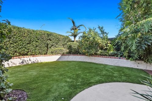 4 Campanero, Irvine CA  92620-1821 exterior